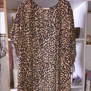Leopard duster